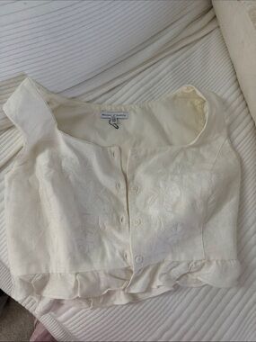 Maison d'Annabel Cream Sleeveless Button-Front Crop Top
